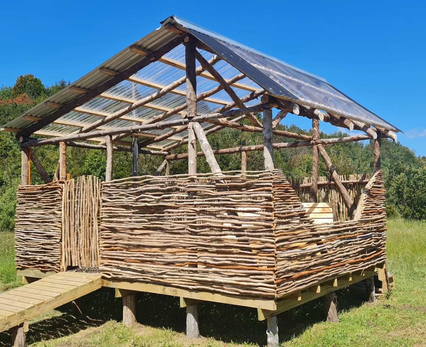 Espacio rústico techado para eventos